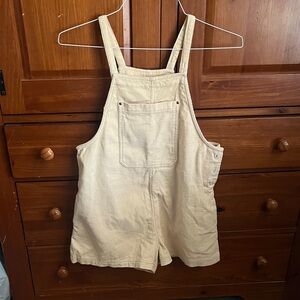 BDG xs Cream Short Overalls nwt
